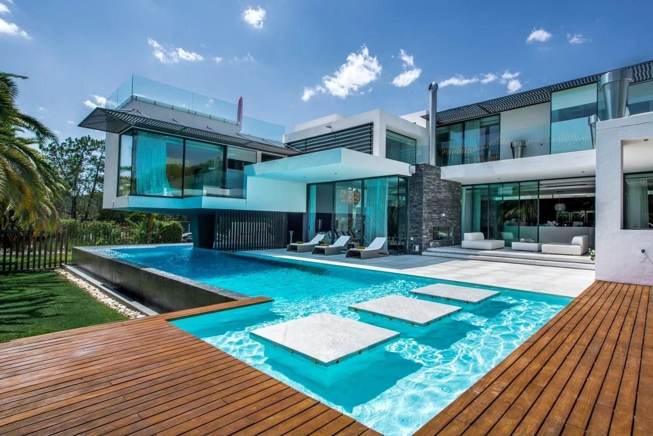 Property 5 in Portugal